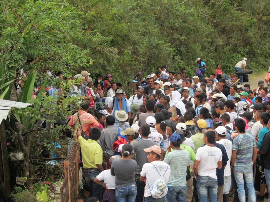 Crónica en 10 actos para salir de otra crisis – Camilo González Posso
